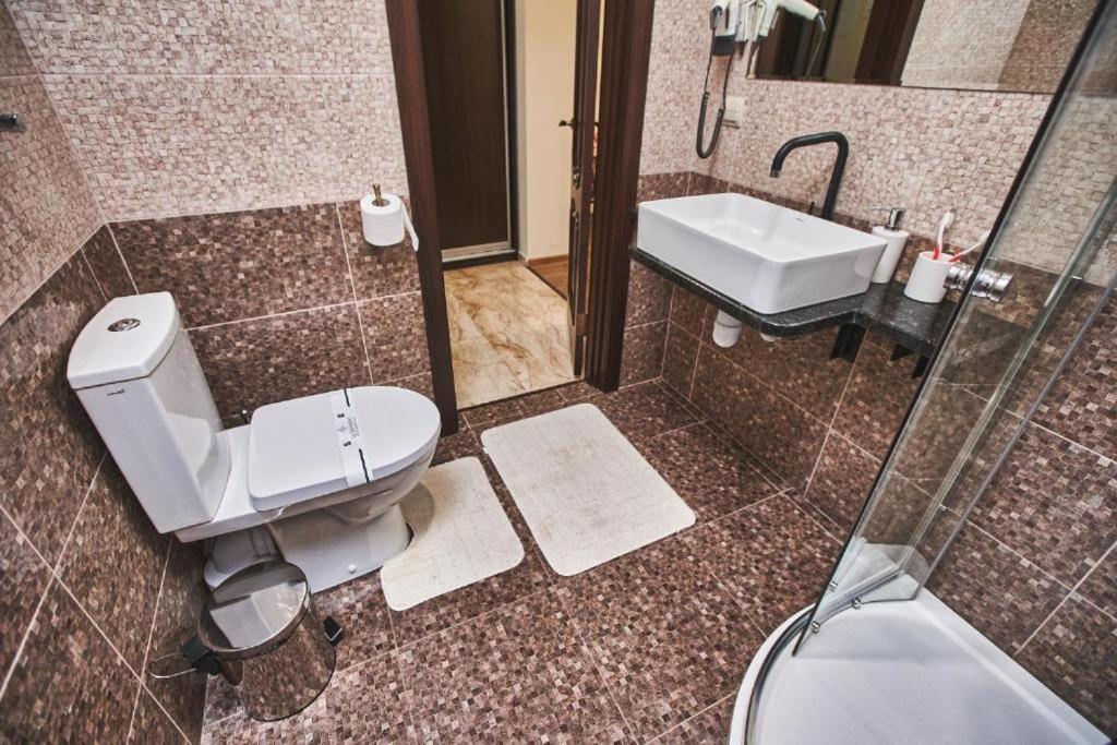 Готель Ангел На Великій Кільцевій Sofiivska Borshchahivka Exterior foto